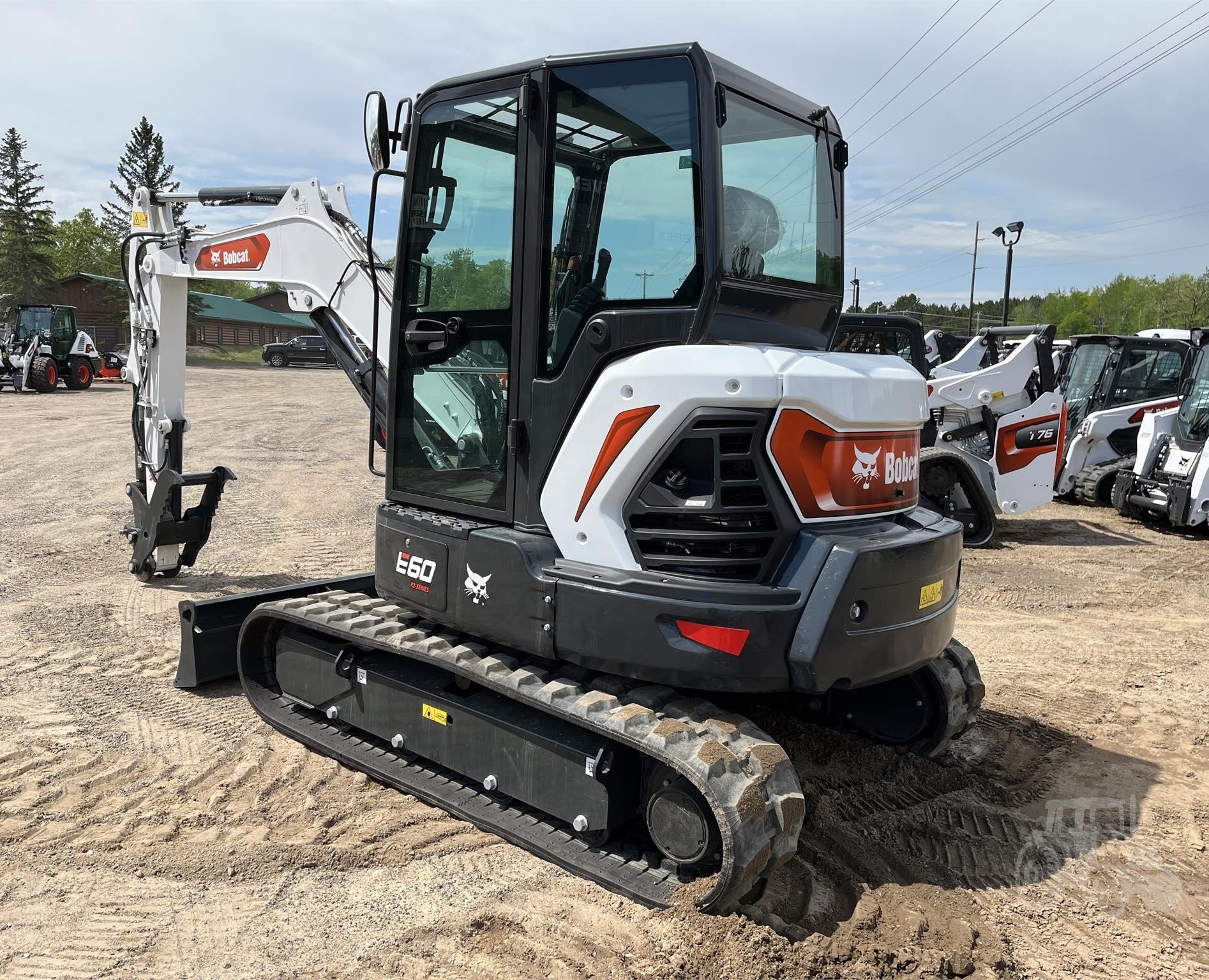 Original Used Condition for E60 Excavator 1 Ton with Hitachi Hydraulic Cylinders for Pump & Bearing 2023 Model